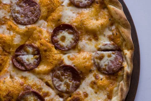 pepperoni pizza with cheese